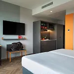 Hotel Loginn Airport