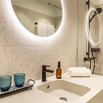 Loginn Airport Hotel 3*
