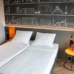 Loginn Airport Hotel Cologne