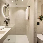 Loginn Airport Hotel