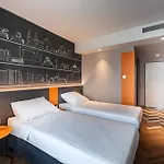 Hotel Loginn Airport 3*