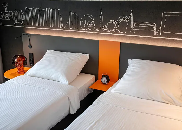 Loginn Airport 3*