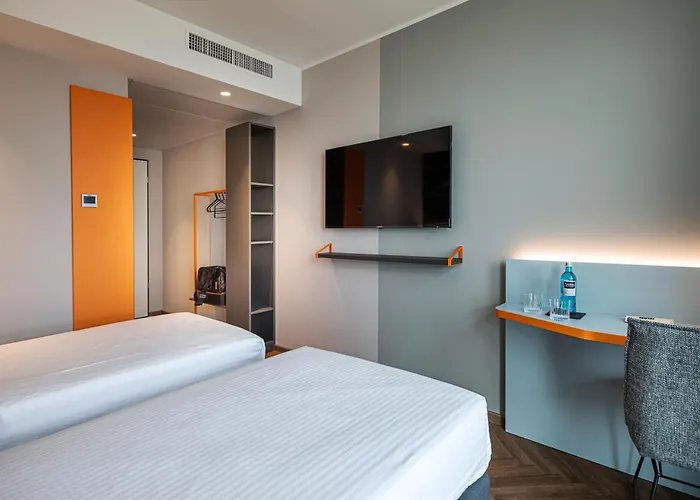 Hotel Loginn Airport Köln