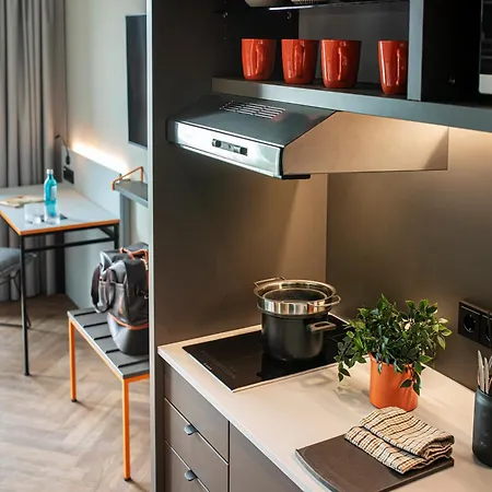 Hotel Loginn Airport 3*