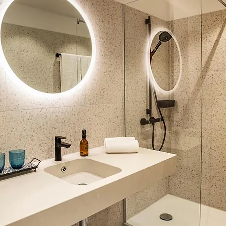 Hotel Loginn Airport 3*