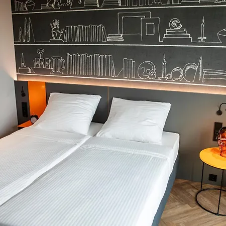 Loginn Airport Hotell Köln