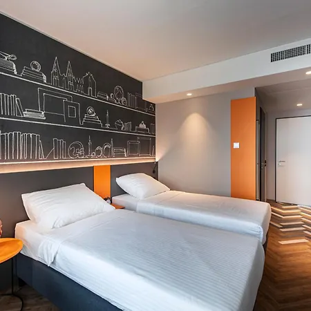 Hotel Loginn Airport 3*