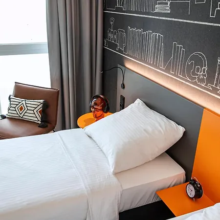 Hotel Loginn Airport