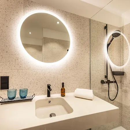 Hotel Loginn Airport 3*