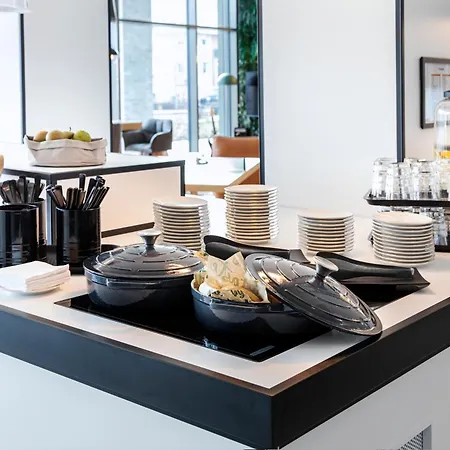 호텔 Loginn Airport 3*