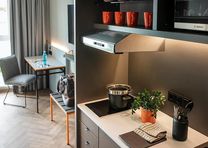 Отель Loginn Airport 3*