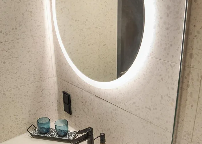 Loginn Airport 3* Köln