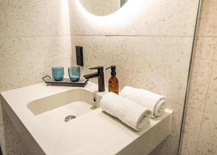 Loginn Airport Hotel