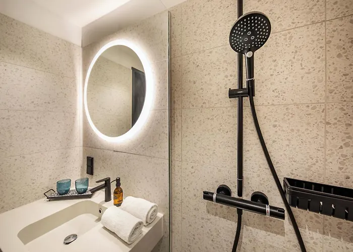 Loginn Airport Hotel Cologne