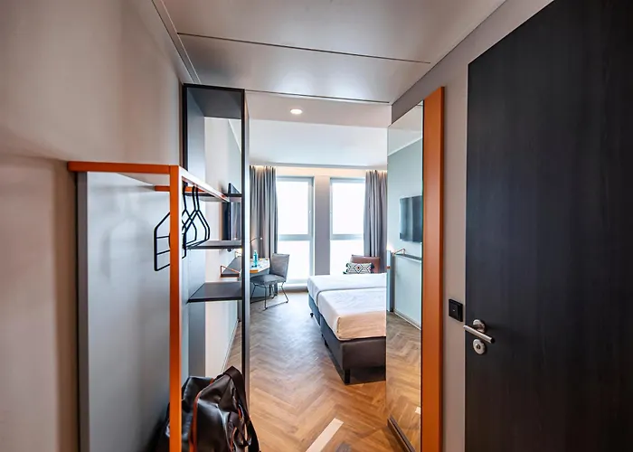 Loginn Airport 3* Кёльн