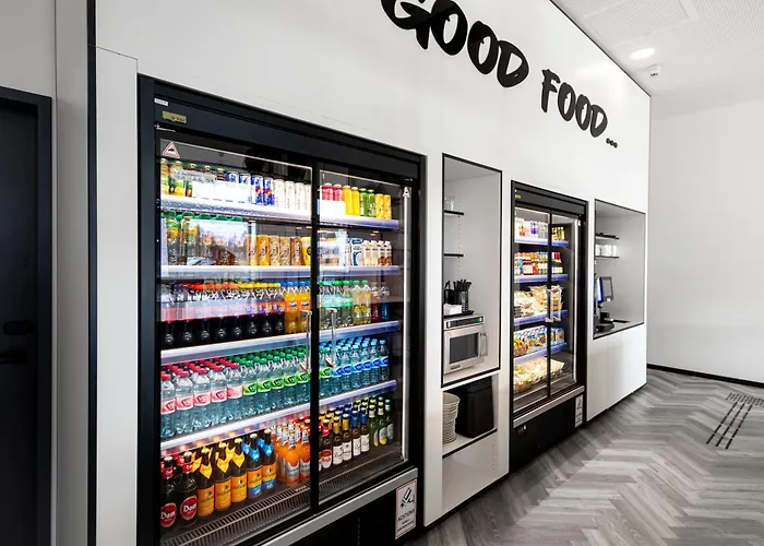 Отель Loginn Airport