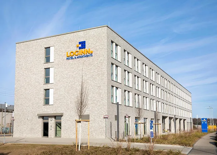 Отель Loginn Airport 3*