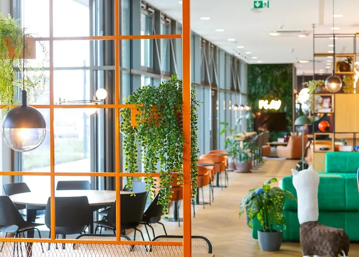 Отель Loginn Airport