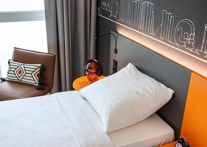 Hotel Loginn Airport