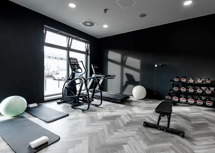 Loginn Airport Hotel Colonia