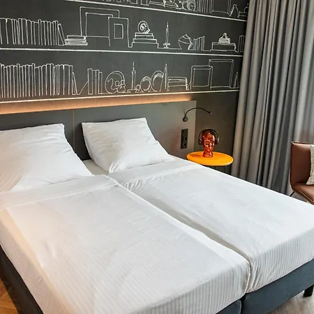 Hotel Loginn Airport