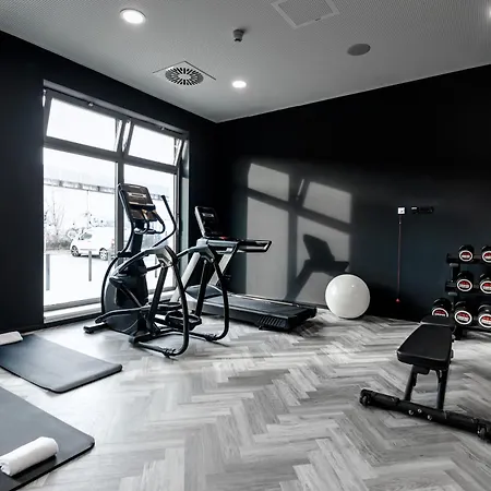 Loginn Airport Hotel Colonia