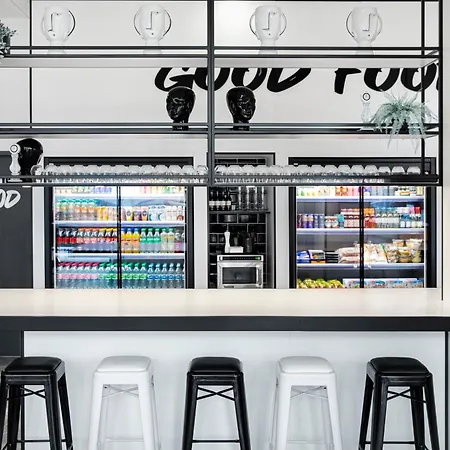 Hotel Loginn Airport