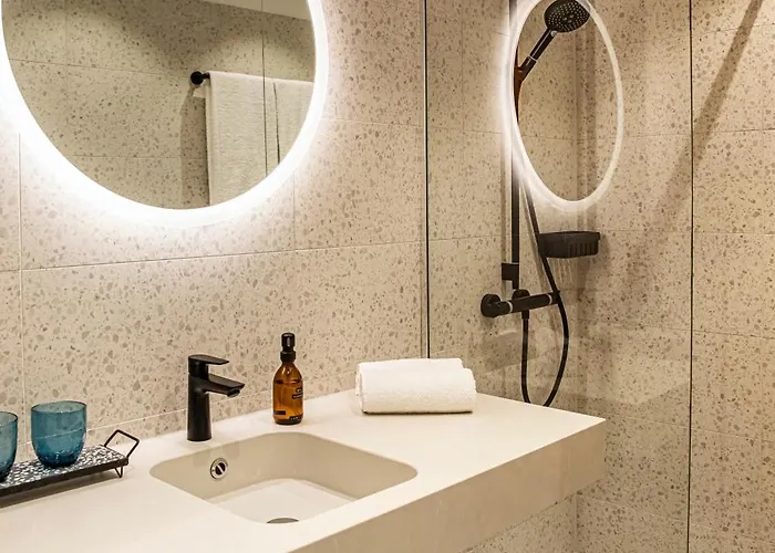 Hotel Loginn Airport 3*