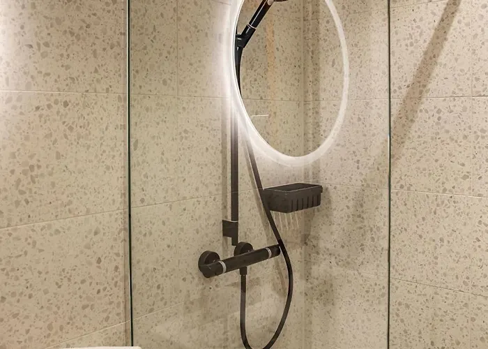 Loginn Airport Colonia